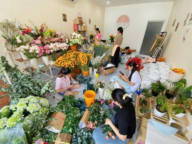 Cần sang nhượng shop hoa địa chỉ: 121 đường trần hưng đạo, 6276824