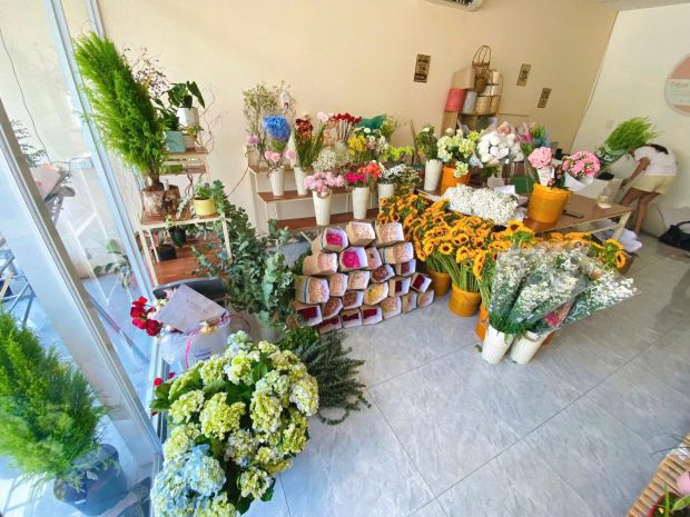 Cần sang nhượng shop hoa địa chỉ: 121 đường trần hưng đạo, 6276825