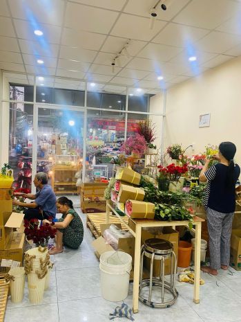 Cần sang nhượng shop hoa địa chỉ: 121 đường trần hưng đạo, 6276827