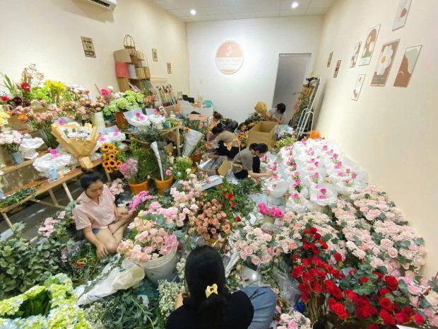 Cần sang nhượng shop hoa địa chỉ: 121 đường trần hưng đạo, 6276831