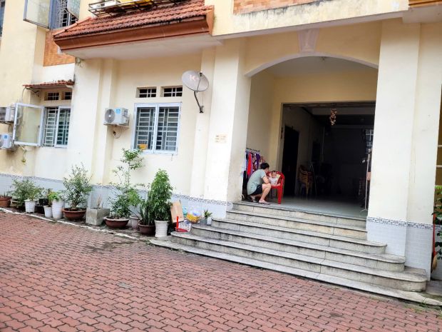 Bán căn hộ tầng trệt d101 chung cư đào duy từ 6279326