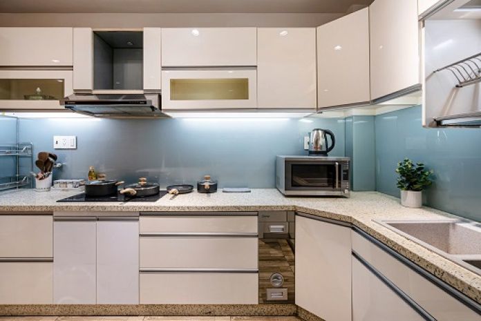 Chính chủ bán nhà 1 trệt 4 lầu, dtsd: 200m2 tại quận 1, gần 6346747