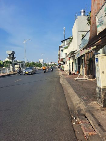 Bán nhà mặt tiền kinh doanh bến bình đông q8  qua cây cầu 6346793