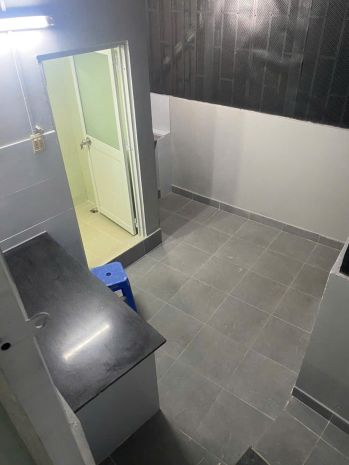 Cho thuê nguyên lầu sát trung tâm quận 1 6351759