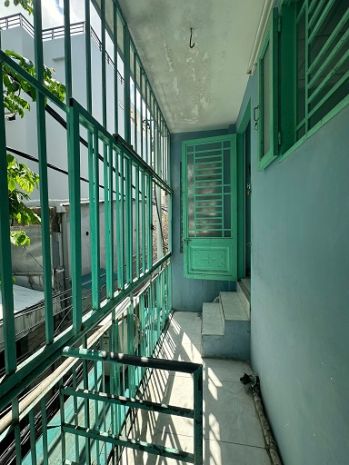 Cho thuê tầng 2  cầu thang riêng nhà hẻm 200 đường xóm 6352372