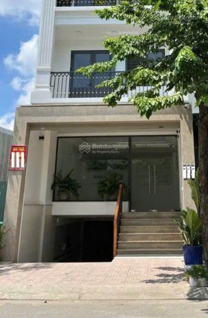 Cho thuê văn phòng tầng 1  diện tích 100m²  chỉ 16 6387968