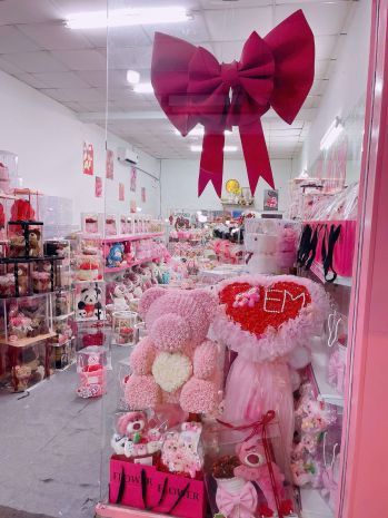 Cần sang gấp shop phụ kiện quà tặng  bao gồm tất cả hàng 6395528