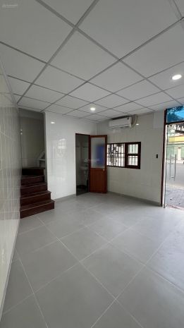 Cho thuê mặt bằng kinh doanh, tầng trệt, nhà mặt tiền đường 6412576