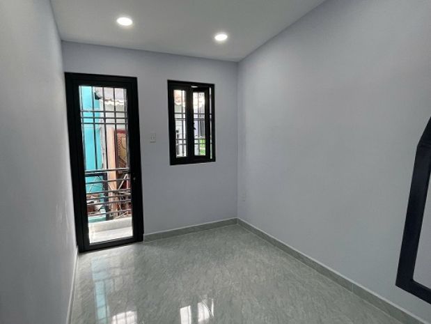 Bán nhà 1 trệt 1 lầu 1 lửng đường lạc long quân, phường 10, 6422140