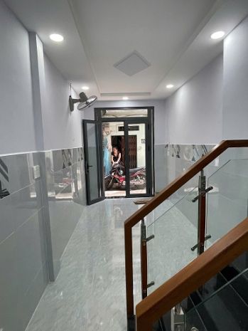 Bán nhà 1 trệt 1 lầu 1 lửng đường lạc long quân, phường 10, 6422142