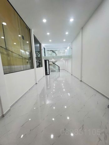 Cho thuê nhà nguyên căn mới 100  mặt tiền cmt8, quận 3 6459908