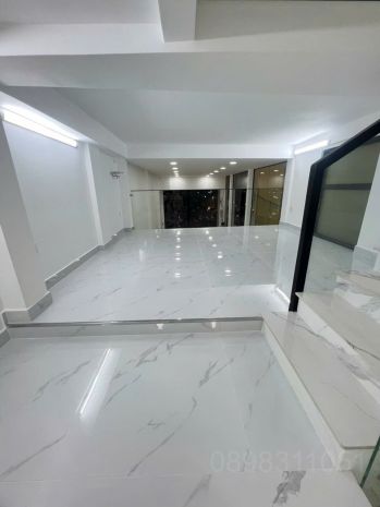 Cho thuê nhà nguyên căn mới 100  mặt tiền cmt8, quận 3 6459909