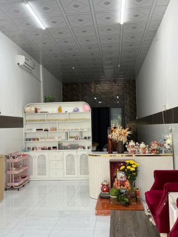 Chính chủ cần sang nhượng quán nail- mi - gội trung tâm chợ 6480454