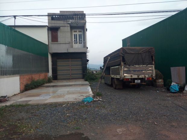Chính chủ cần bán đất tặng nhà ngay trung tâm thị trấn liên 6494428