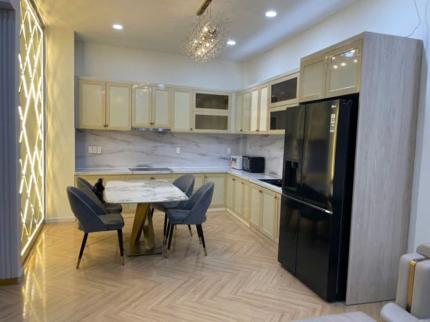 Chủ gộp bán gấp  nhà đẹp 3 lầu, 4pn  trương công định, 6502400