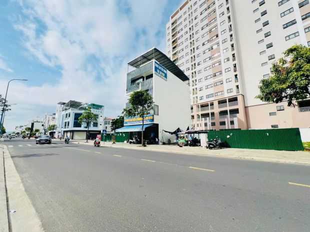 Hàng hiếm - mặt tiền 8 m - đường thích quảng đức - kđt lê 6505172