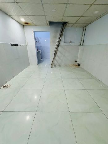 Cho thuê q10 nguyên căn ban công 6512712