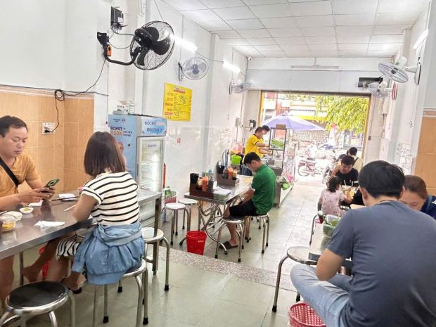 Cần sang nhượng quán hủ tiếu  mặt tiền phan văn hớn, q.12 6520936