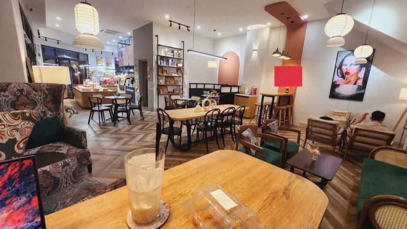 Chính chủ cần sang nhượng tiệm bánh  cafe căn góc khu dân 6521063