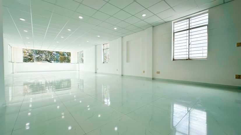 Cho thuê sàn 150m2 view kính đường nguyễn thị minh khai, q3 6526084