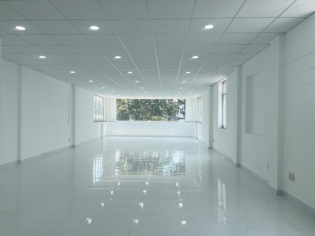 Cho thuê sàn 150m2 view kính đường nguyễn thị minh khai, q3 6526085