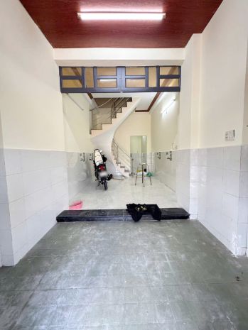 Bán nhà 2 tầng mặt tiền bến bình đông p15q8. giá: 5.5 tỷ 6537217