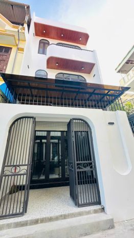 Bán nhà 3 tầng mới xây  ô tô đỗ cửa  gần chung cư hoàng 6540961