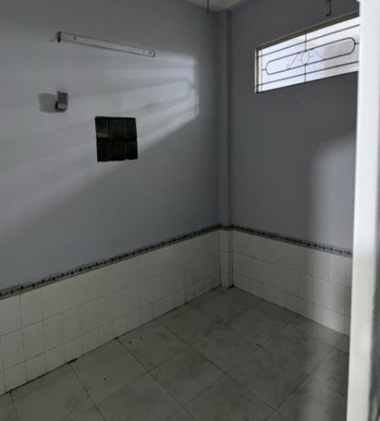 Cho thuê nguyên mặt bằng trệt đẹp, tiện kinh doanh - bình 6544953