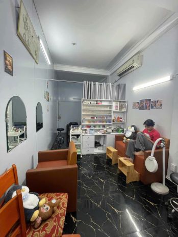 Cần sang lại tiệm nail gấp: mặt bằng đường lớn nguyễn sơn 6545077