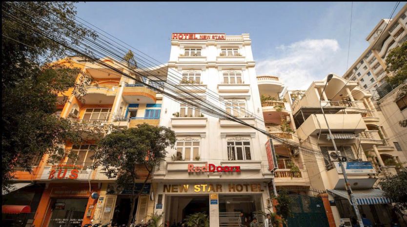 Tòa nhà chdv, khách sạn  khu phan xích long, bt 51 tỷ 6553540
