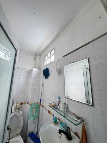 3.25 tỷ hẻm xe hơi nhà kiên cố ngay trung tâm hiệp bình chán 6589845