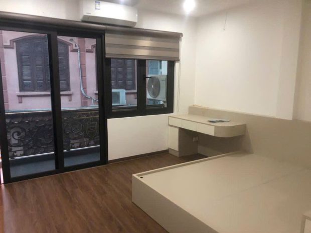 Bán nhà mặt phố bồ đề ,long biên 70m2,  5 tầng, có thang 6590477