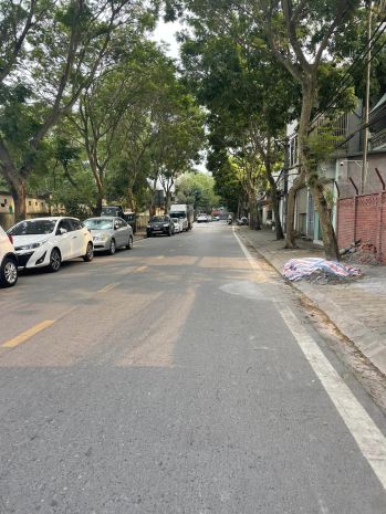 Trung tâm phường việt hưng xây mới 40m2 5t, ô tô đỗ cổng, 6590542