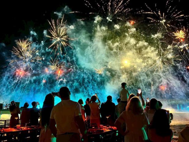 Chính chủ bán khách sạn vip- view quảng trưởng biển trung 6590557