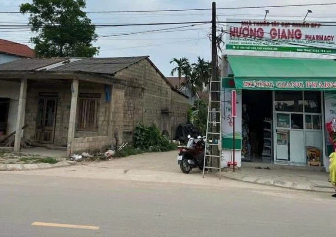 Bán đất tặng nhà cấp 4  mặt tiền tôn thất sơn, thủy 6590630