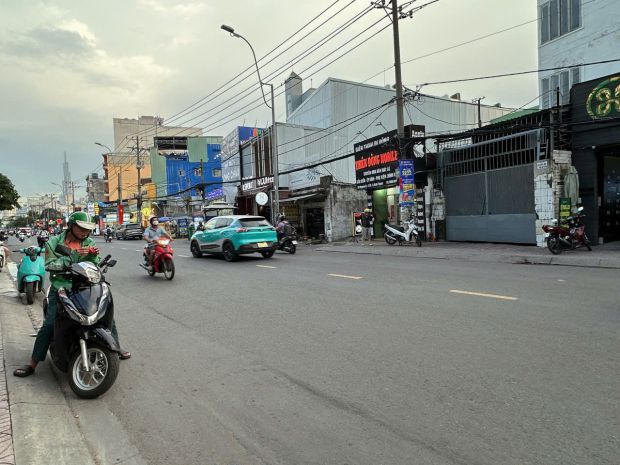 Bán gâp căn góc mặt tiền nguyễn xí bình thạnh- doanh thu 6591027