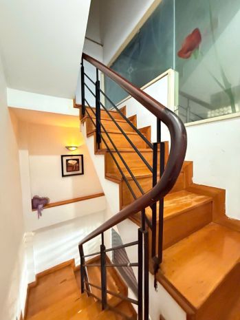 Bán nhà đường nguyễn tri phương, q10, nhà đẹp, hxh tránh, 6591732