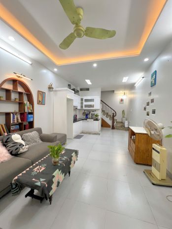 Chính chủ cho thuê nhà riêng nguyên căn khu vực ngã tư sở, 6592281