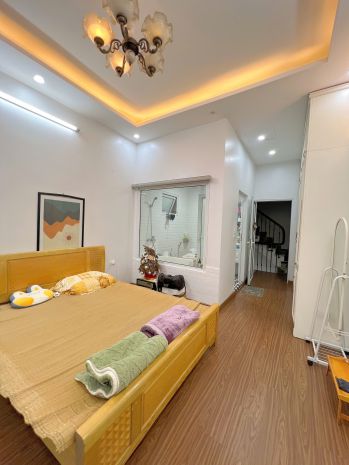 Chính chủ cho thuê nhà riêng nguyên căn khu vực ngã tư sở, 6592282