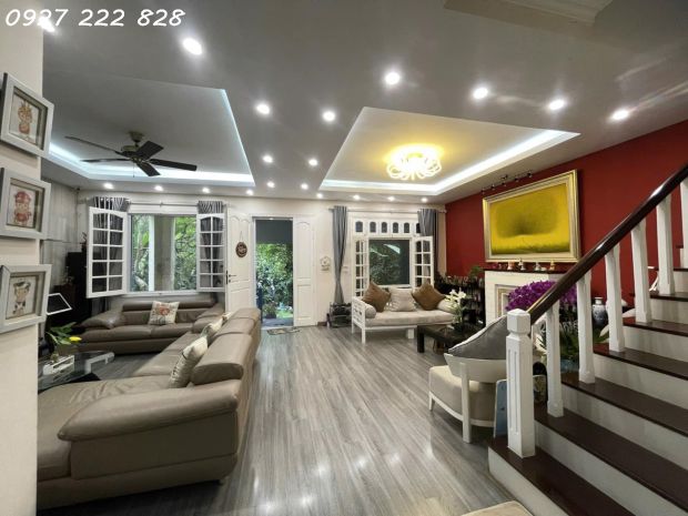 Hiếm! mặt phố hồng tiến  long biên  lô góc 158m²  giá 40 tỷ 6592546