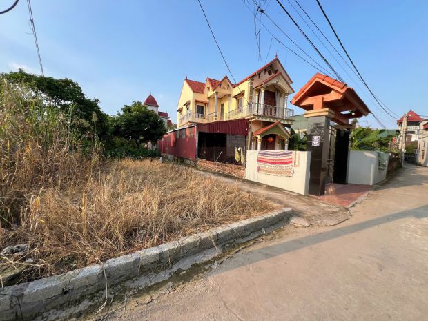 Lô góc siêu đẹp tại thư phú. đường thông 4m hai xe tránh. 6592684