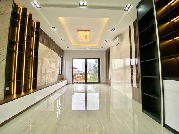 Sát mặt phố hồng tiến mới, đường thông ô tô 7 chỗ vào, nhà 6592956