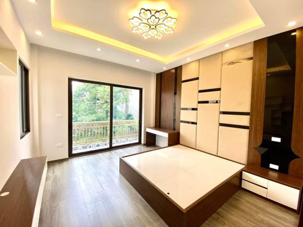 Sát mặt phố hồng tiến mới, đường thông ô tô 7 chỗ vào, nhà 6592957