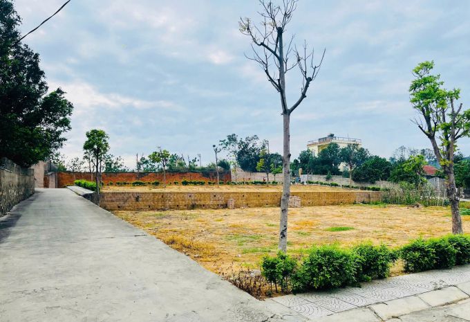 . sổ hồng riêng  công chứng ngay  bán đất thổ cư giá chỉ t 6593095