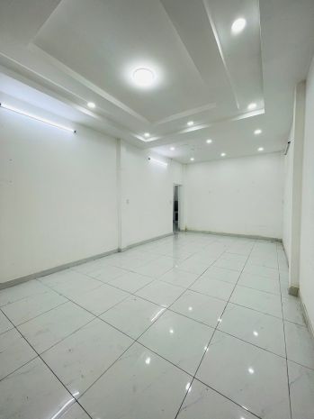 Mặt tiền đường số tân quy, trung tâm q7, dt 75m2, 3 phòng 6593274