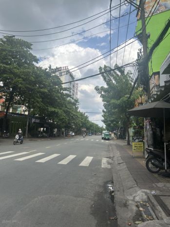 Bán khách sạn mặt tiền phạm văn bạch, tân bình  300m² 6594300