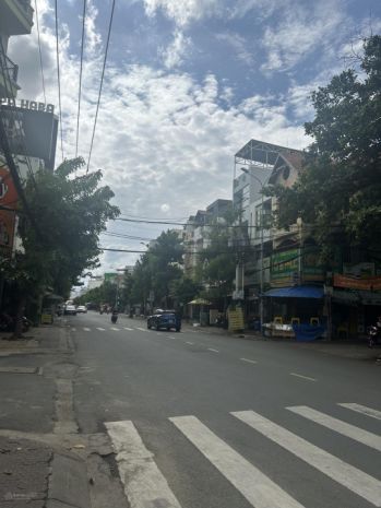 Bán khách sạn mặt tiền phạm văn bạch, tân bình  300m² 6594301