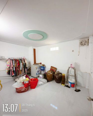 Bán nhà trung tâm dĩ an,shr đường nhựa xe hơi phà phà,gần 6594720