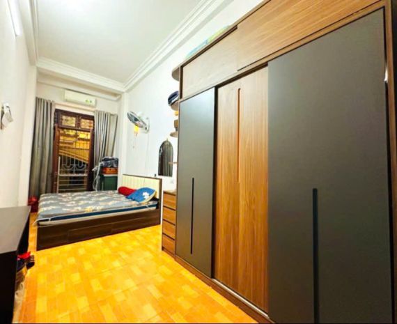 Bán nhà hoàng quốc việt  30m2 x 5 tầng  phân lô -  ô tô 6595260