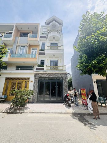 Nhà phố full nội thất  hoàn công  pht6 giáp ql1k  chỉ 6596279